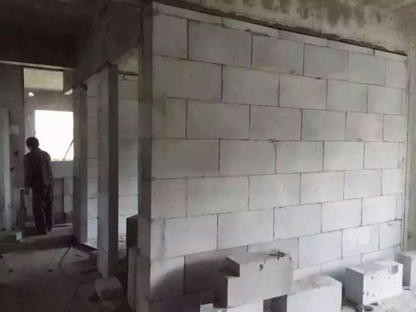 ש
